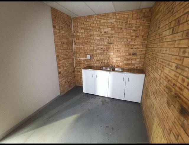 INDUSTRIAL PROPERTY TO RENT IN LASER PARK